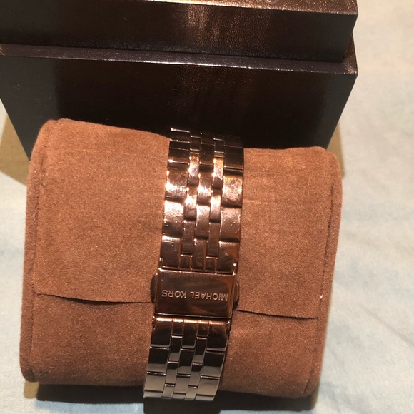 ✨ Michael Kors Watch ✨ - Picture 4 of 5